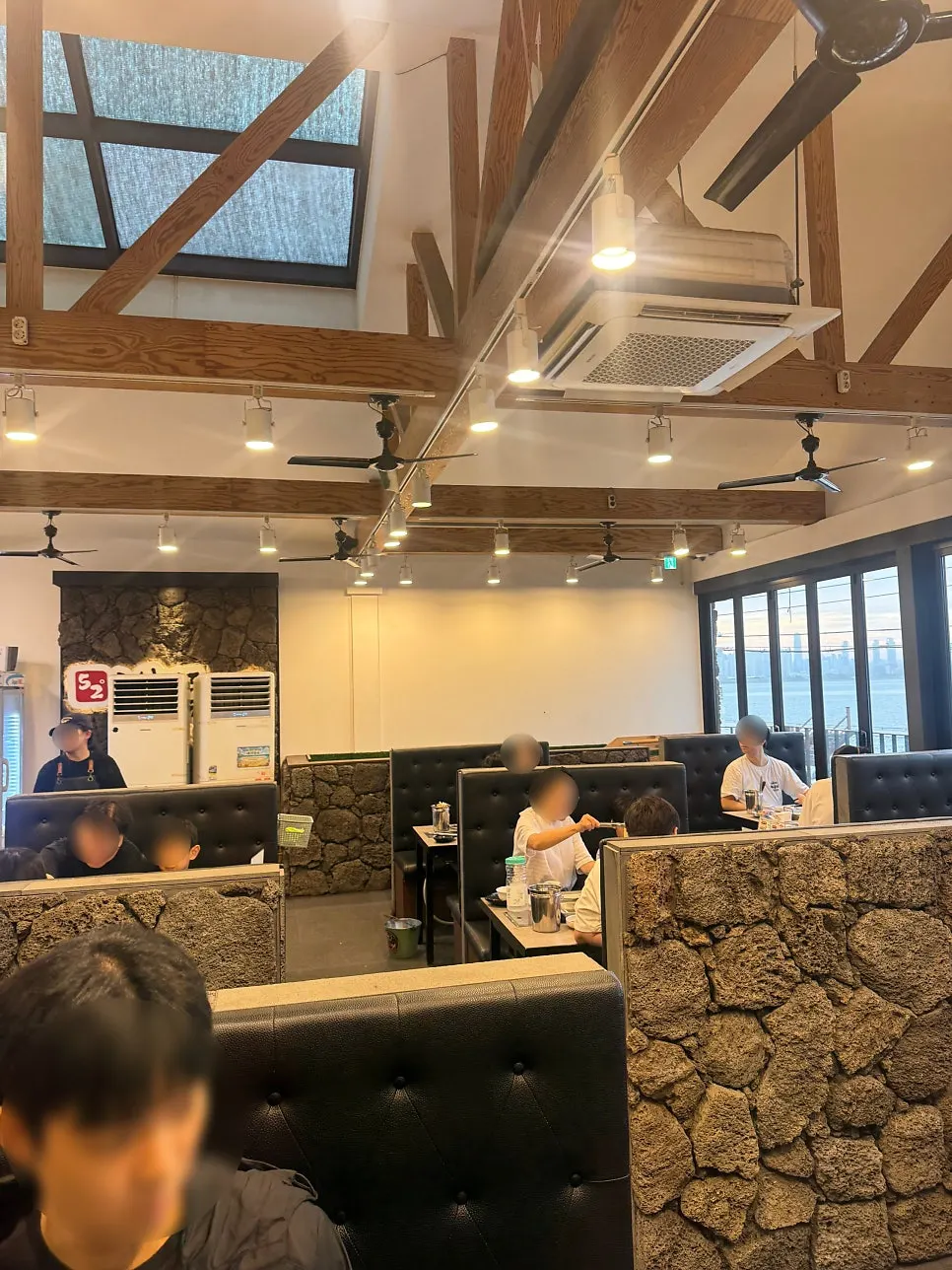 Quiet seating area on the 1st floor of 52 Degree Kalguksu