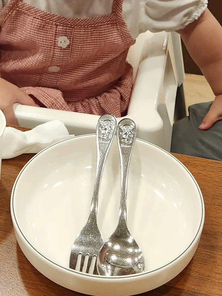Baby dishware set up at Oi Samgyetang