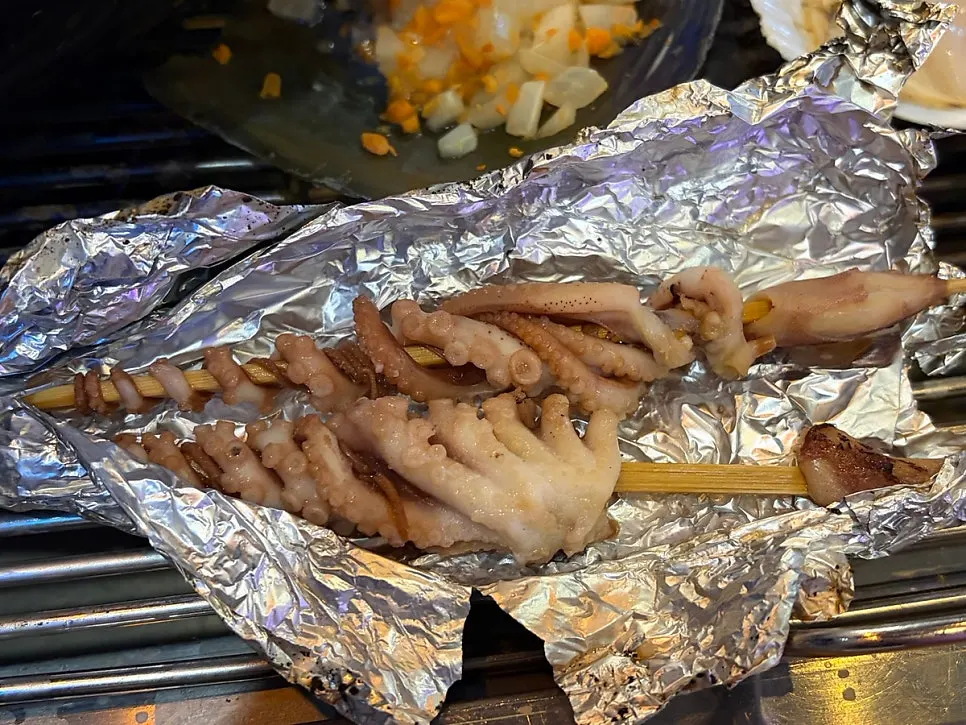 A plate of peeled shrimp meat