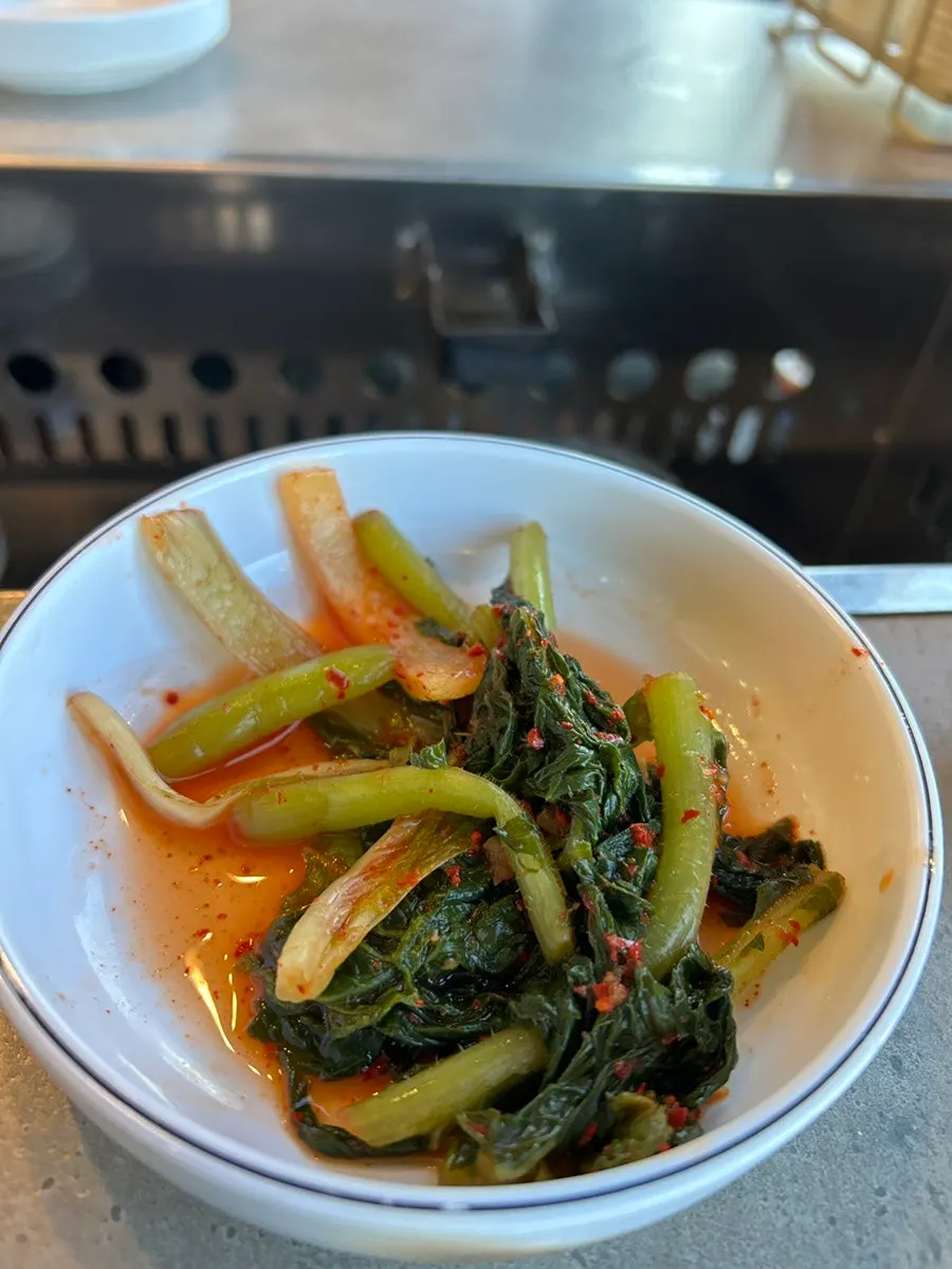 칼칼한 김치 등 기본 반찬