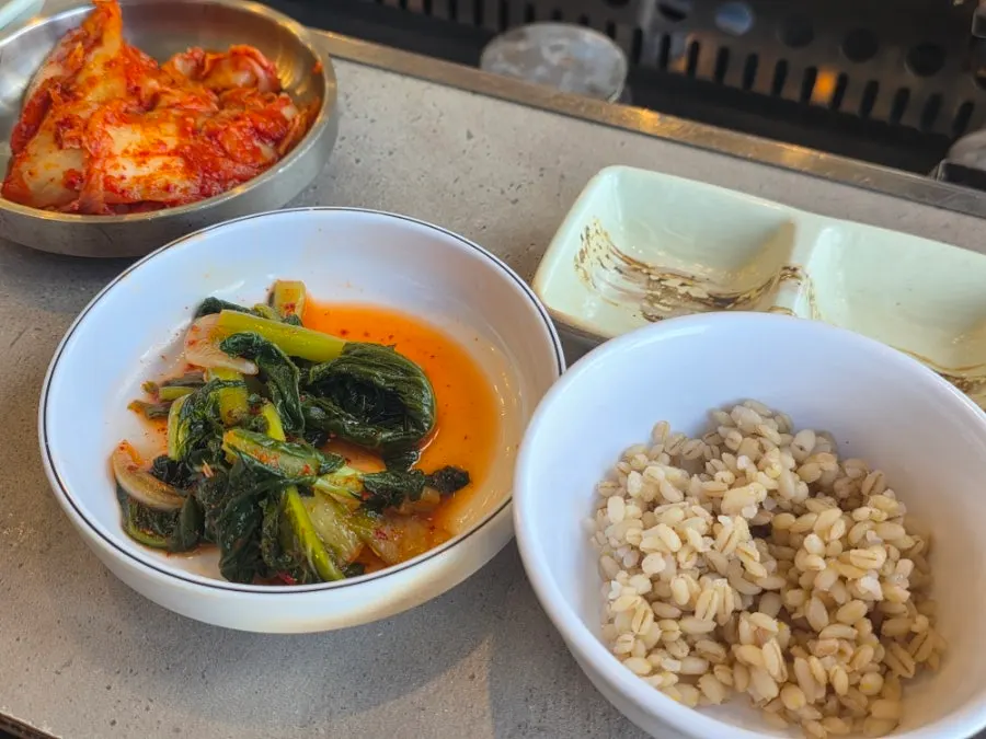 Tasting portion of barley rice and kimchi side dish