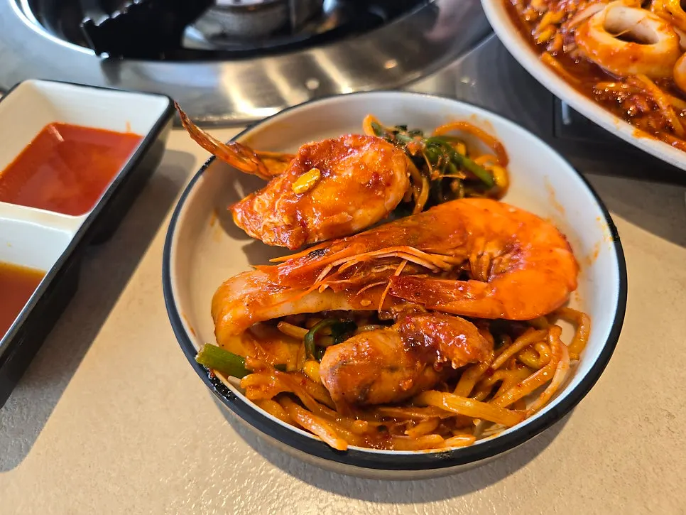살이 꽉 찬 꽃게 한 조각
