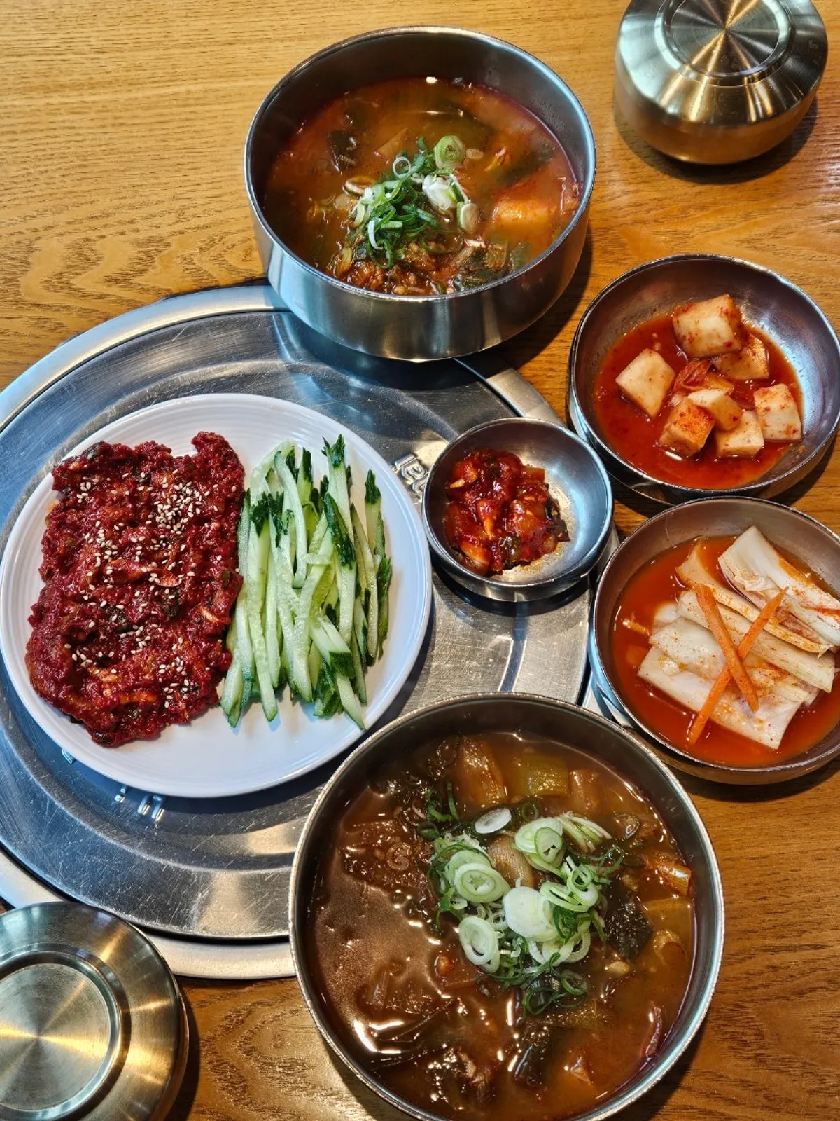 오장동흥남집 청주점 소고기 국밥 한 상