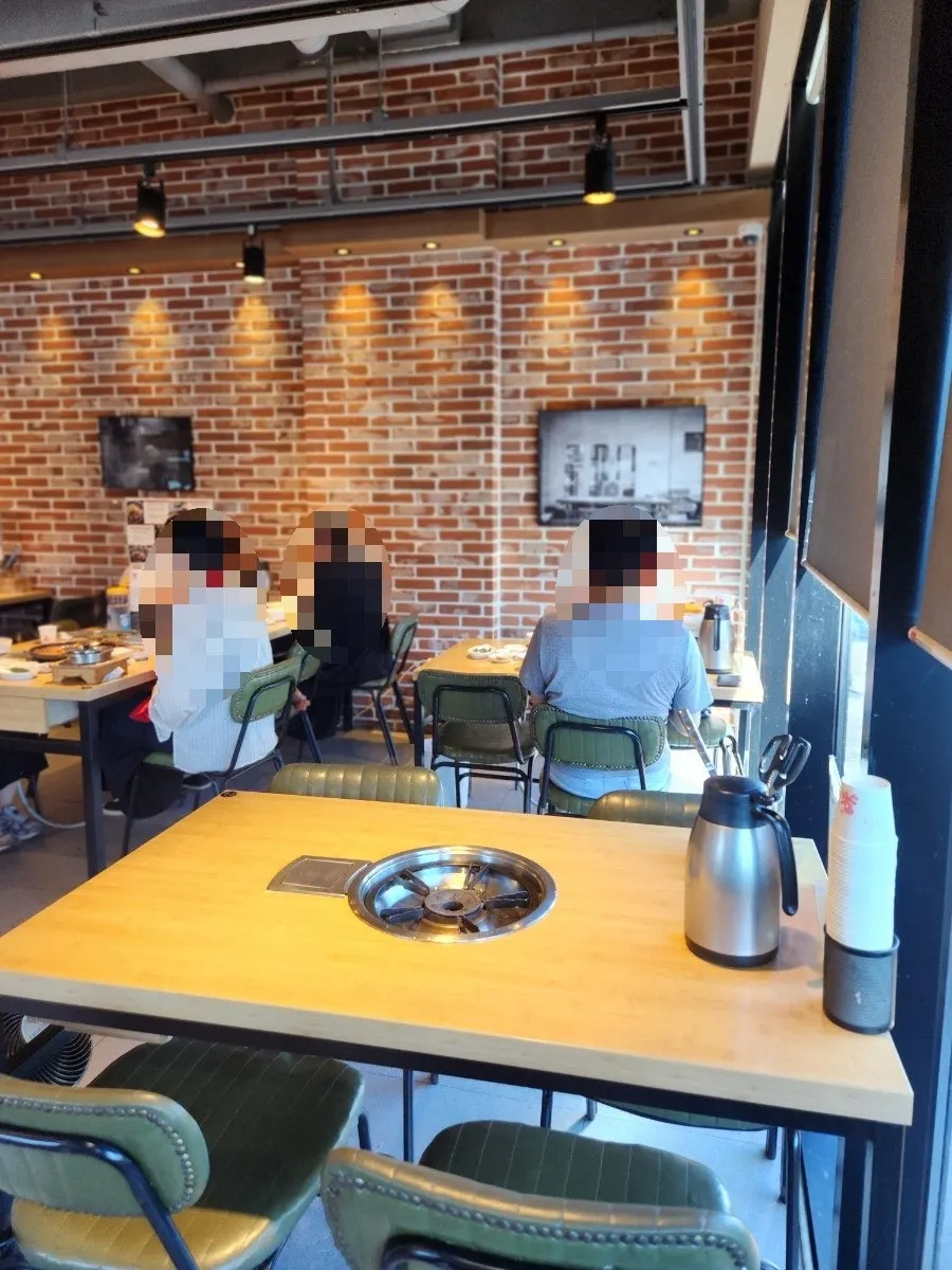 Neatly arranged restaurant seating