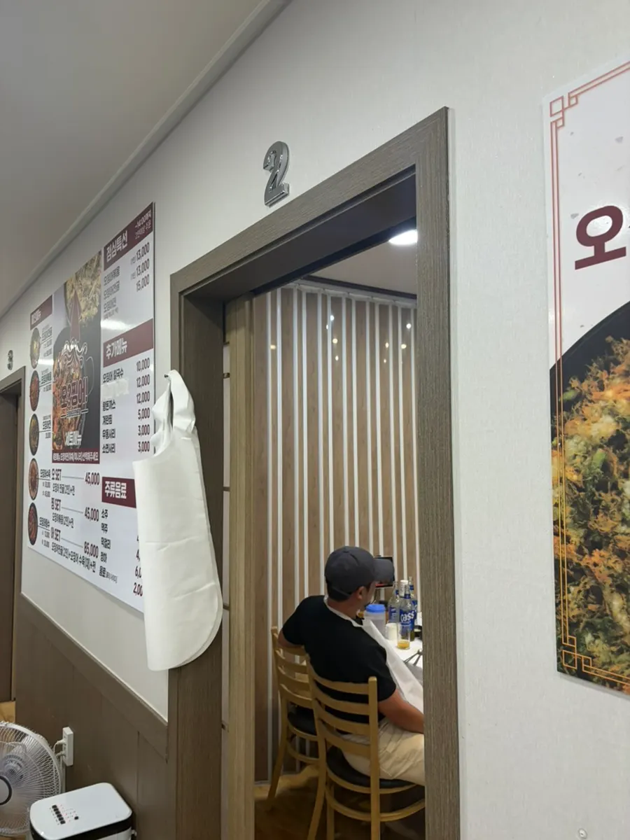 個室席があるオッチンオ唐津店の店内奥