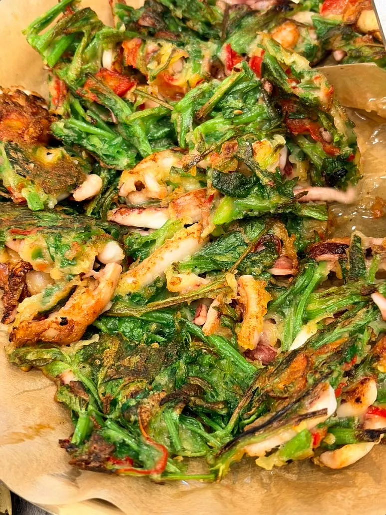 Squid-minari pancake packed with squid