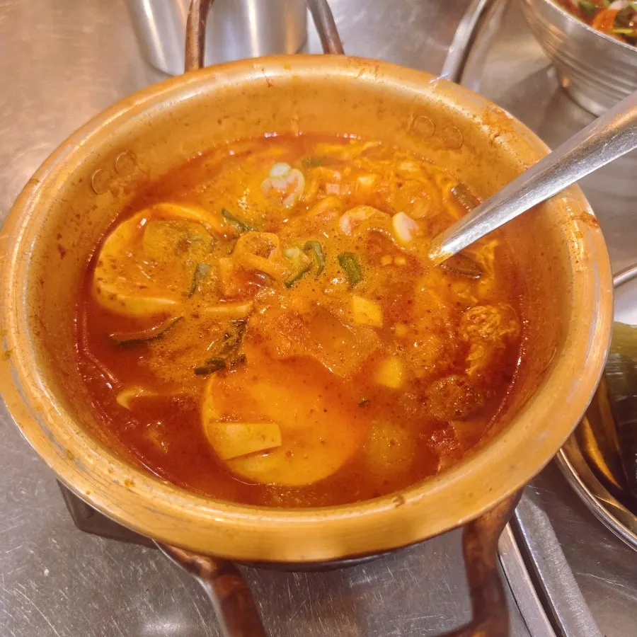 무료로 제공되는 순두부찌개
