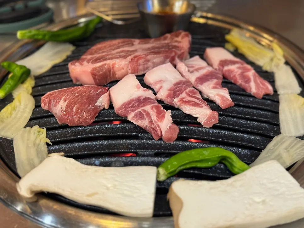목살과 꼬들살 주문 메뉴
