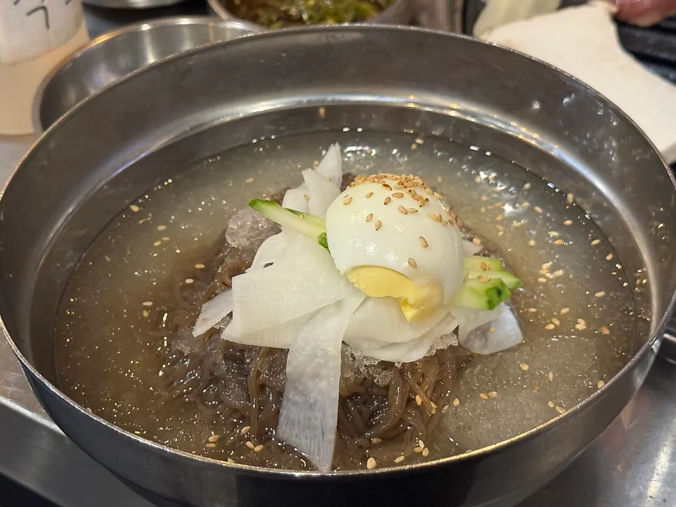 손질해 올린 고기 모둠