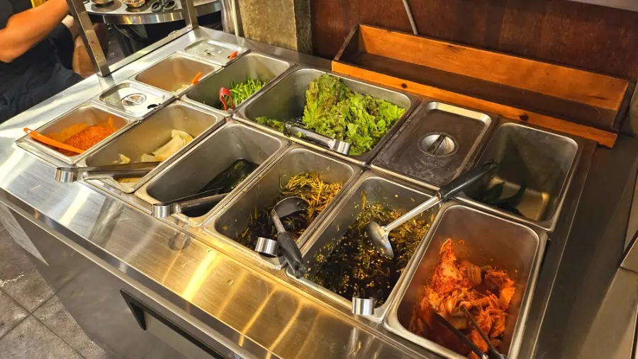 Restaurant using bijangtan charcoal