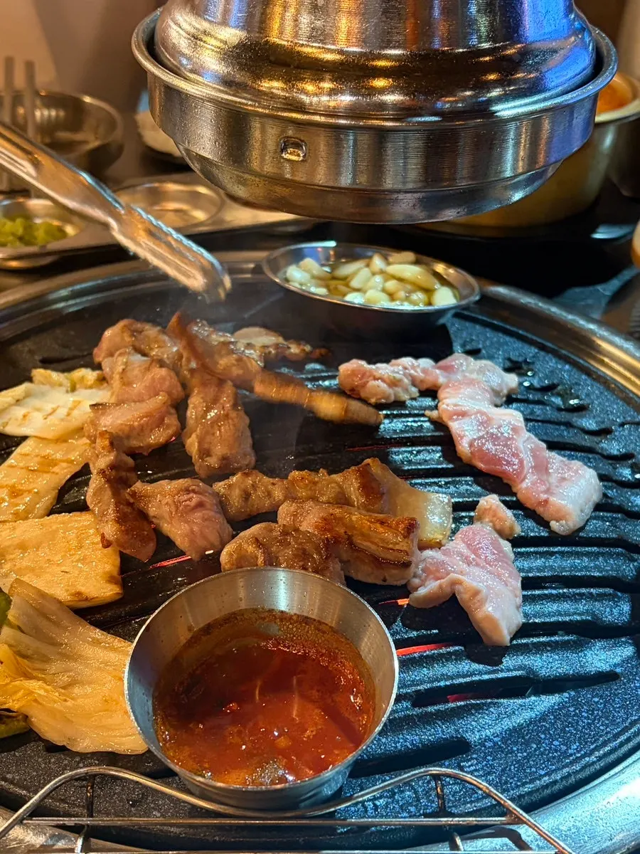 Myeonginamul and pork neck combination