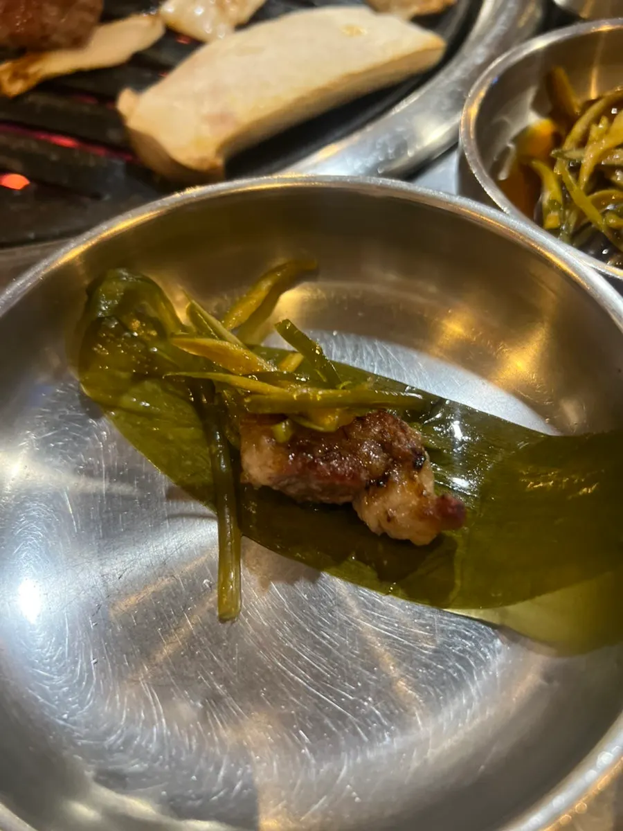 Side dishes for charcoal-grilled pork