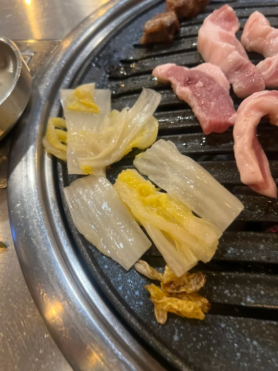 Accompaniments to eat with meat