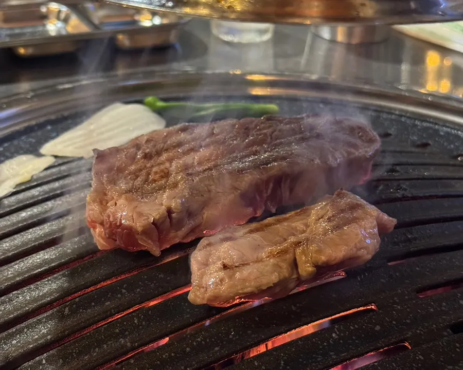 Staff-guided method for grilling pork