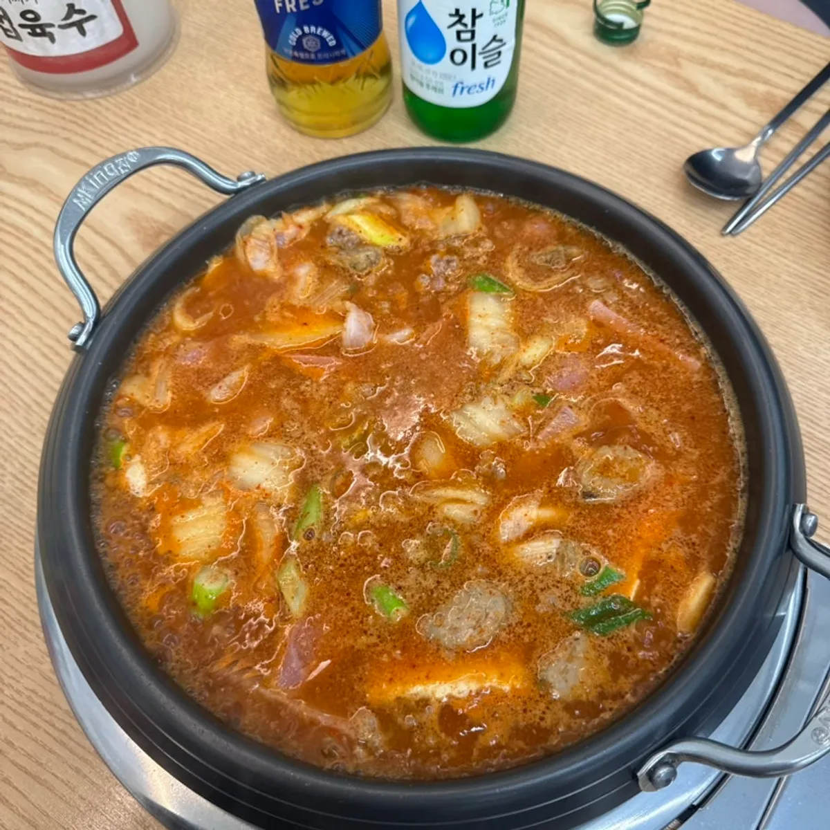 끓고 있는 최부대찌개 부대찌개