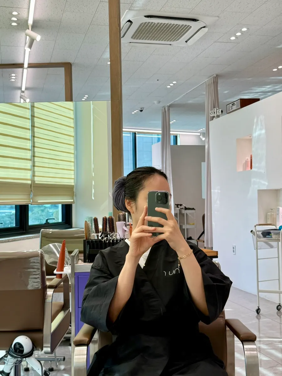 Dry, frizzy perm hair before the treatment