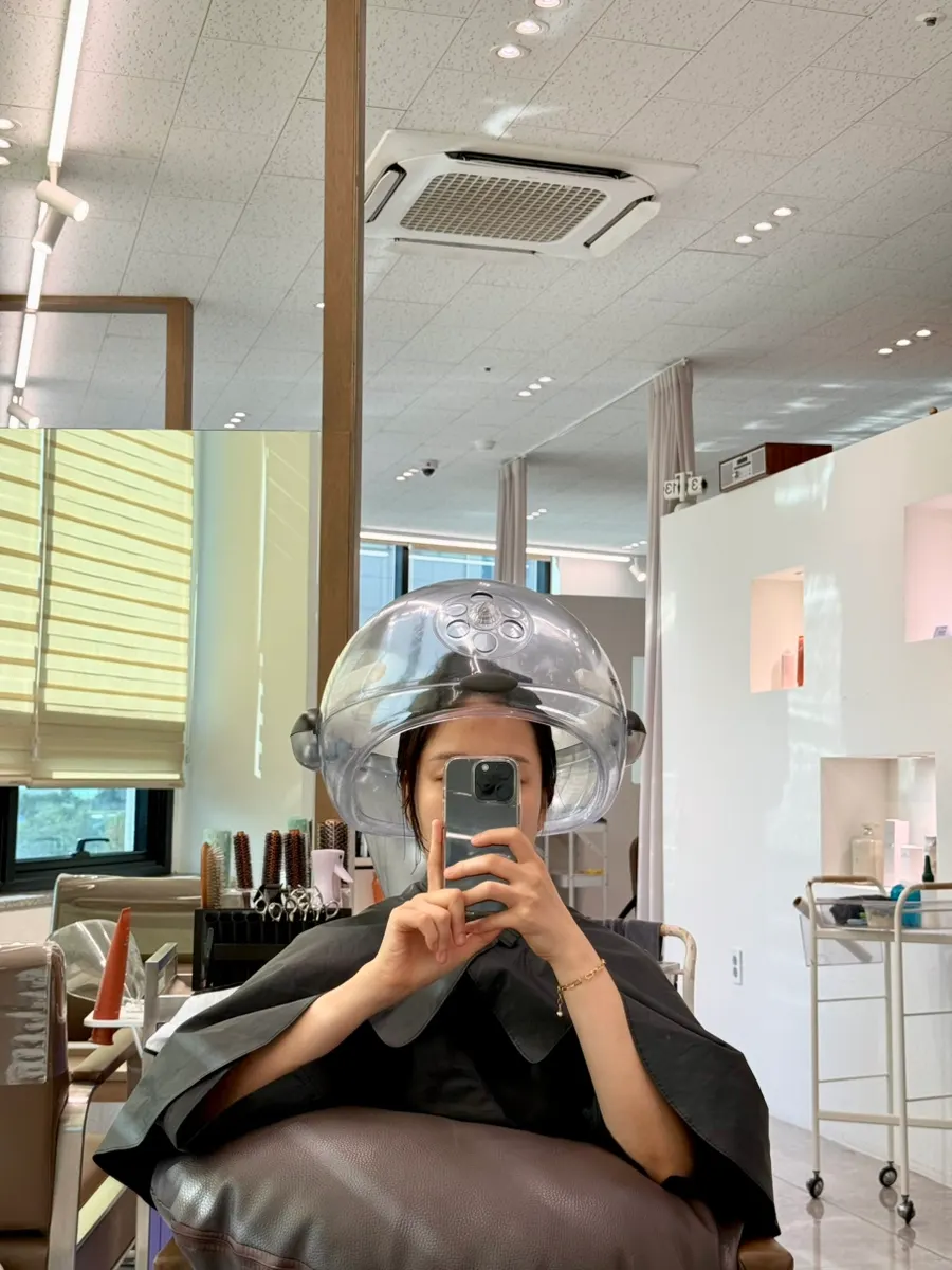 Preparing for the treatment after a hair wash