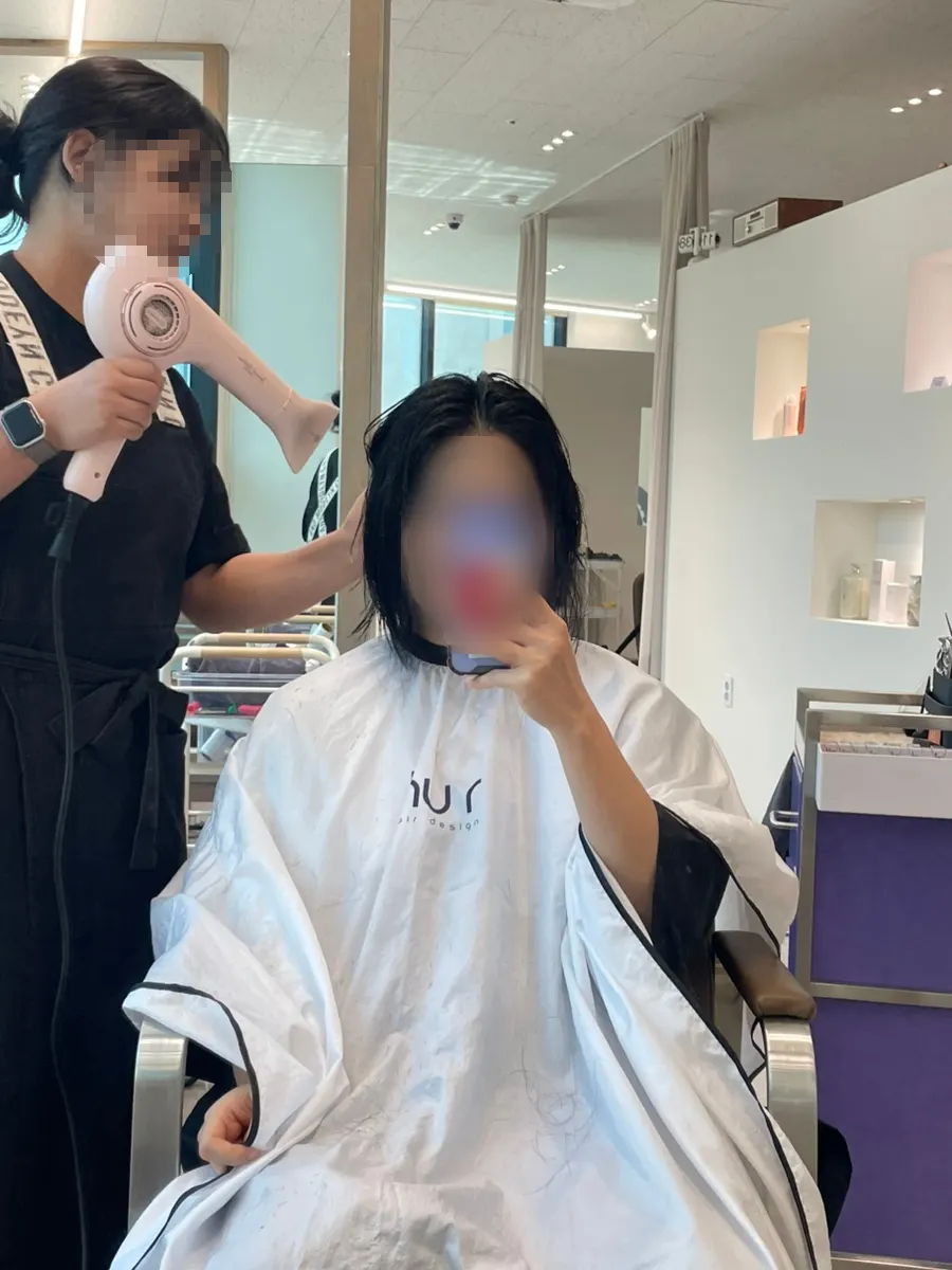 Salon chair during the treatment process