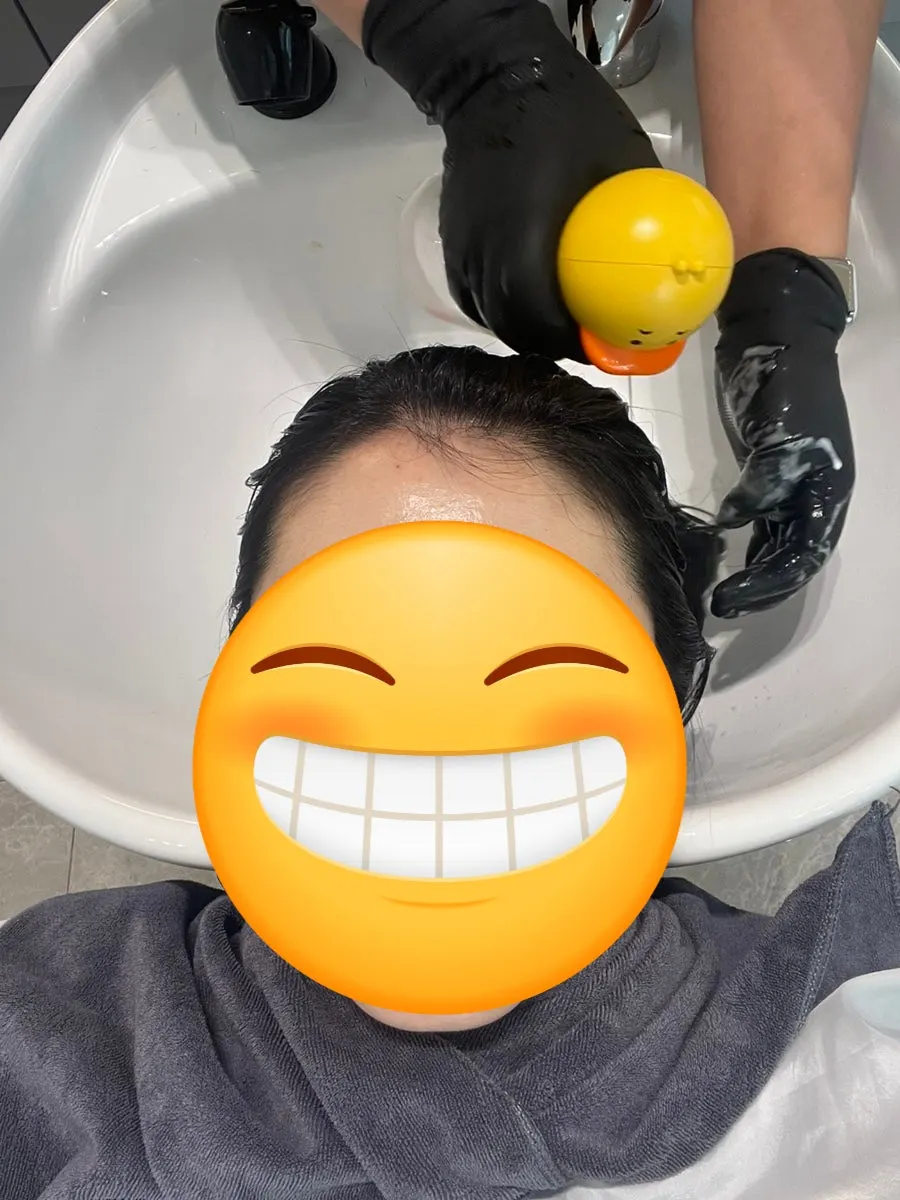 Applying the neutralizer during the straightening process