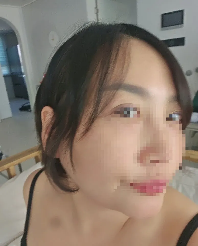 Side view of bob hair showing hair condition before the treatment