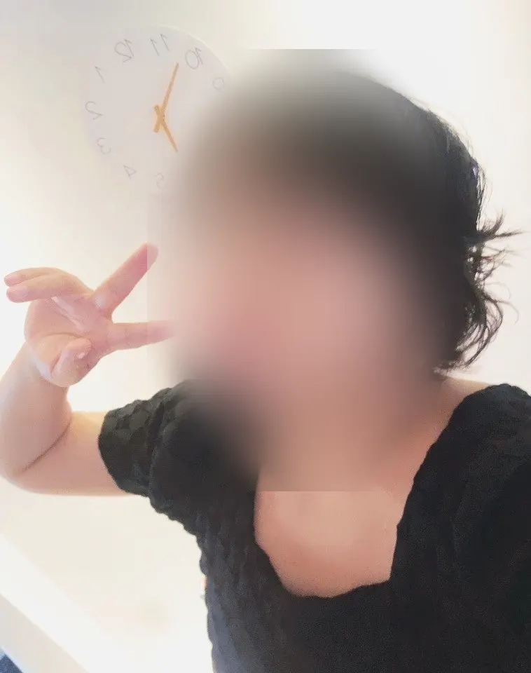 Bob-length hippie perm with natural waves alive