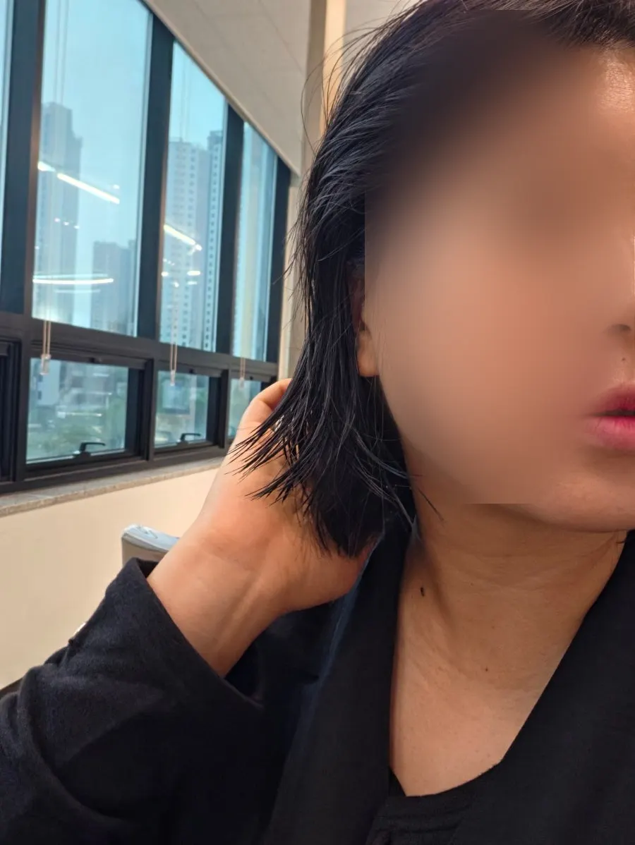 단발로 커트를 마친 직후 머리
