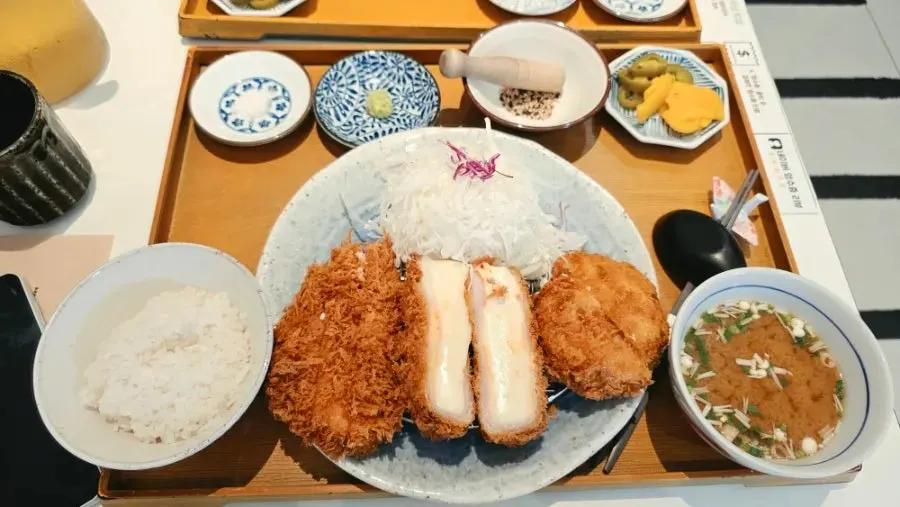 히레카츠 정식과 모듬 B