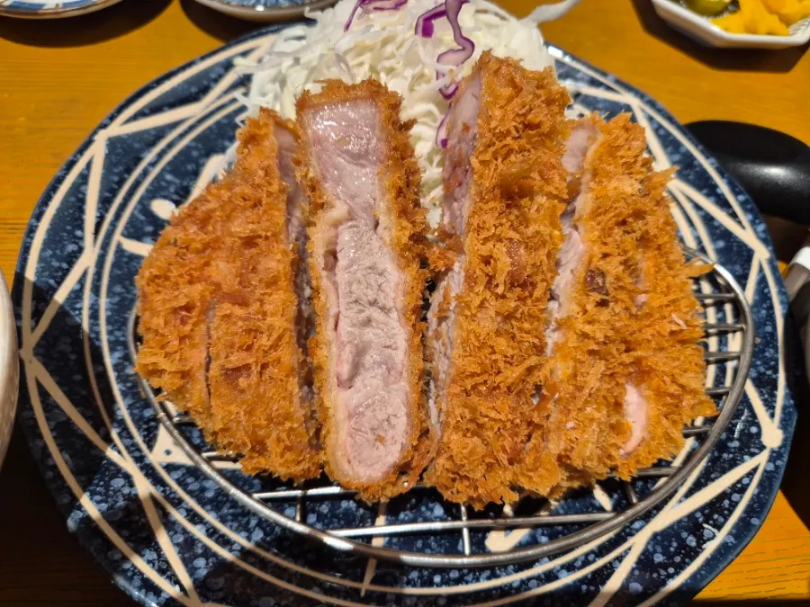Loin katsu set and sesame sauce