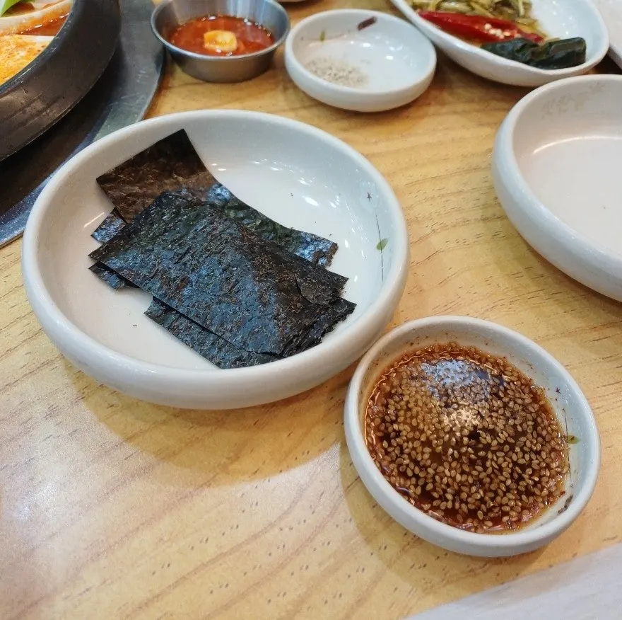 Freshly made 2-serving stone-pot rice