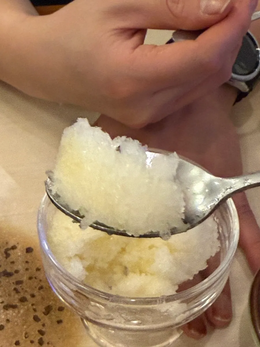 후식으로 나온 생강 레몬 샤베트