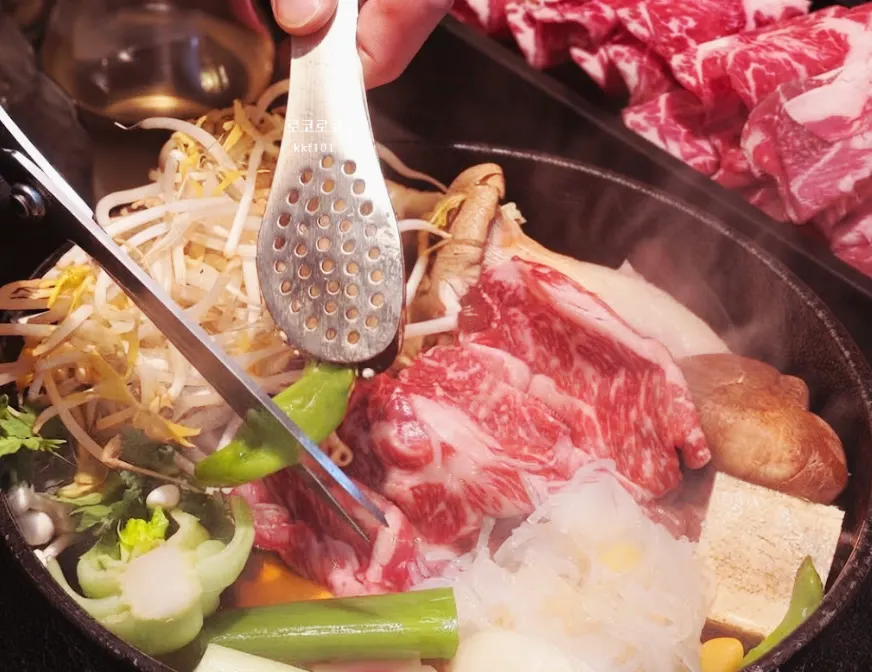 Full spread of the Dinner B set sukiyaki with beef