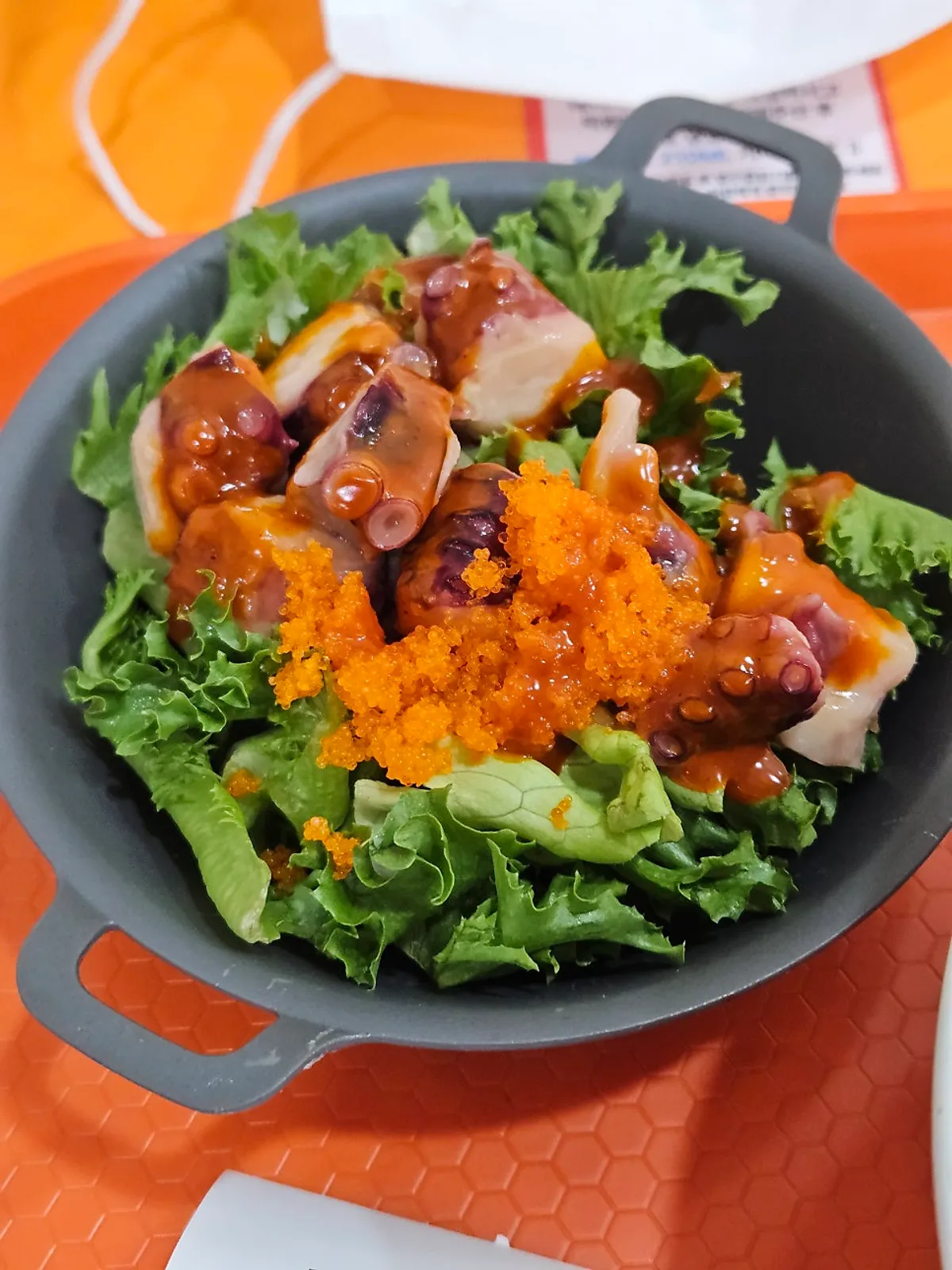 A bowl of skirt steak at Ola Poke Gangnam