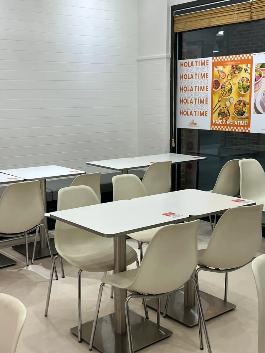 Clean interior of Olla Poke Munjeong Main Branch