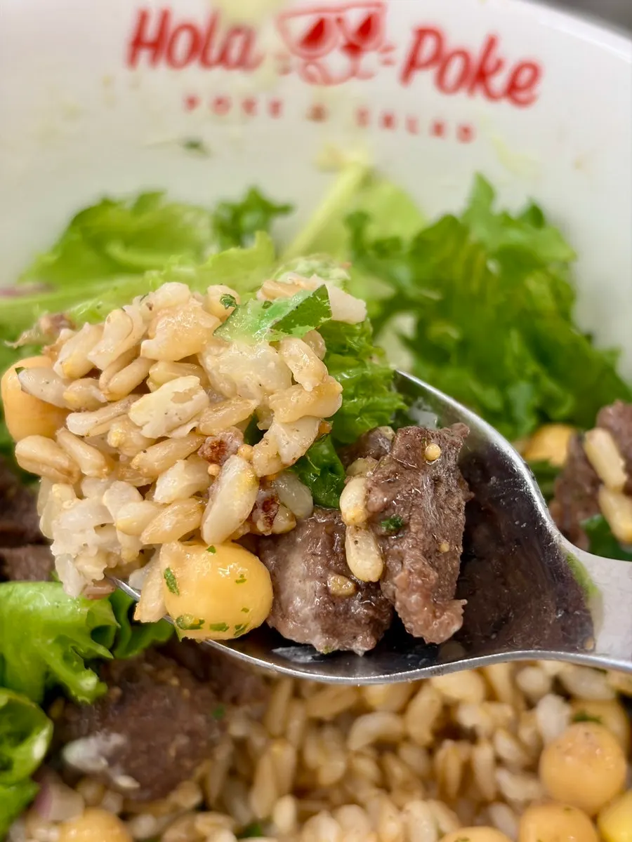 Steak poke bersama sos wasabi mayo