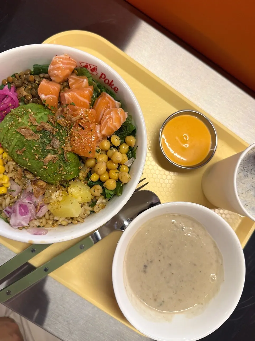 Poke bowl served with a salad-7 rice-3 ratio