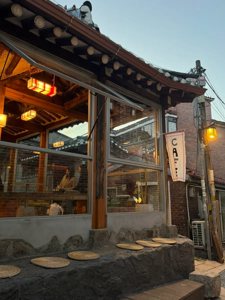 位於西村巷弄裡的深光西村韓屋建築
