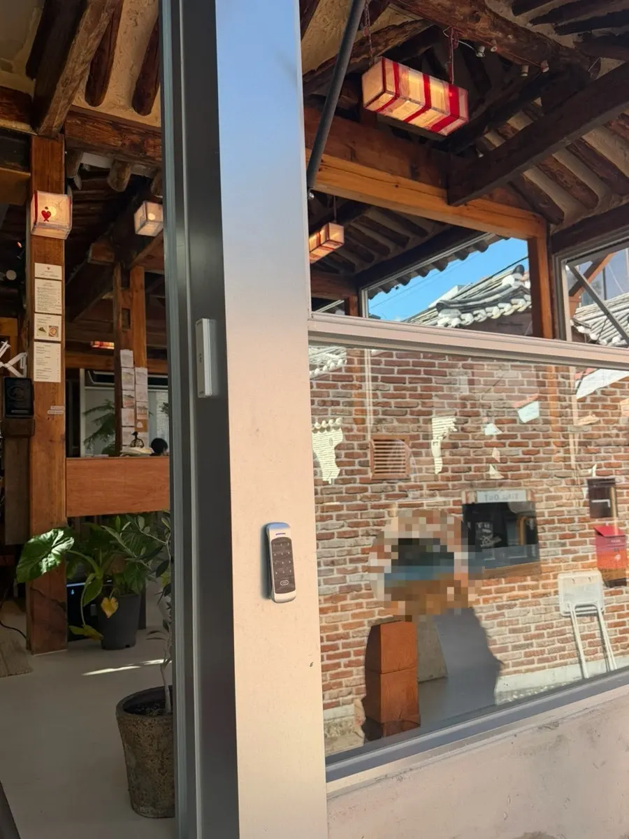 Hanok exterior of Oldsse Seochon