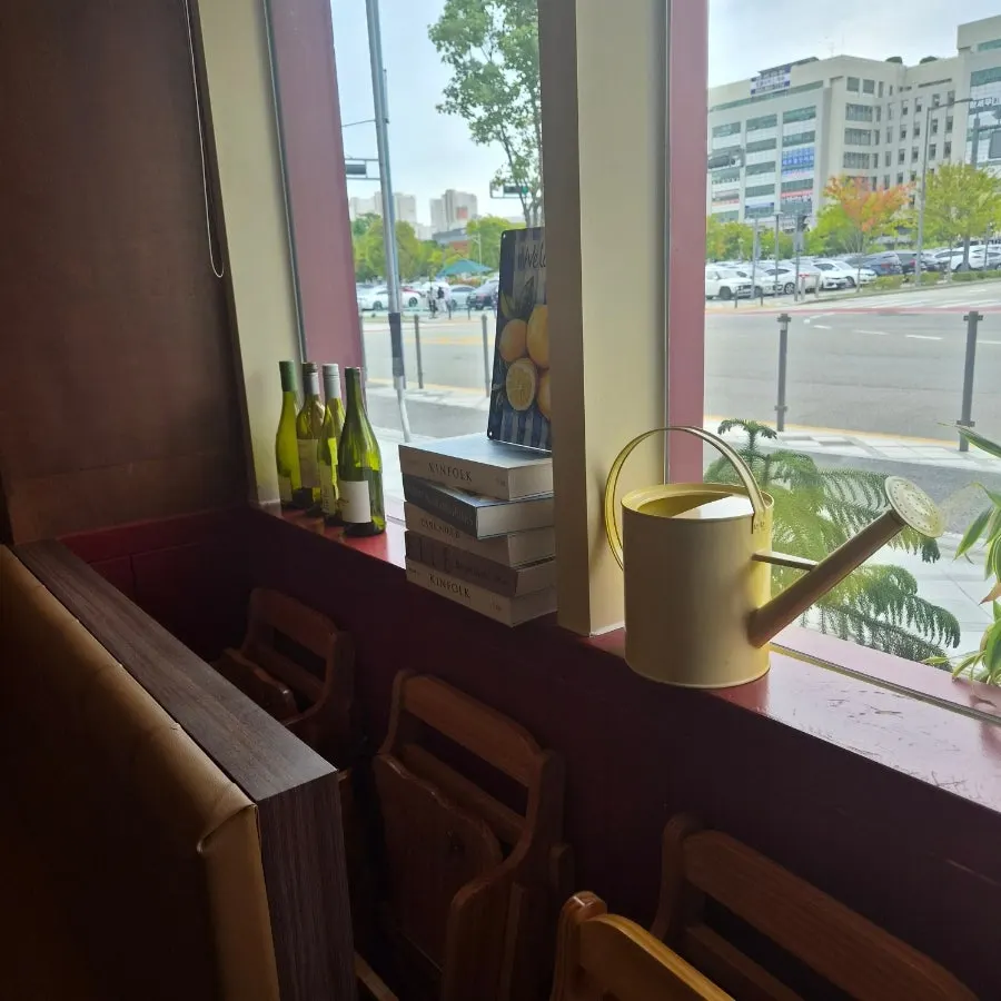 Interior of Olivus Compagno Sejong Boram Branch