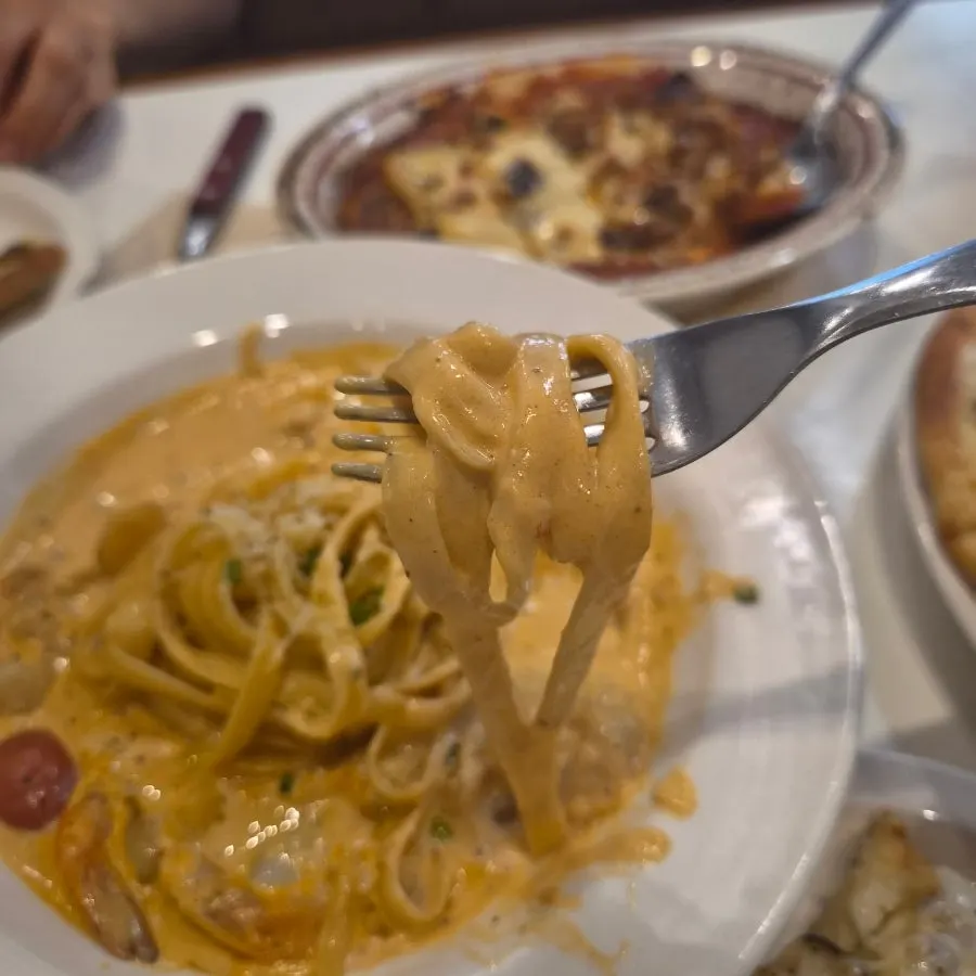 Tuumba pasta in spicy cream sauce
