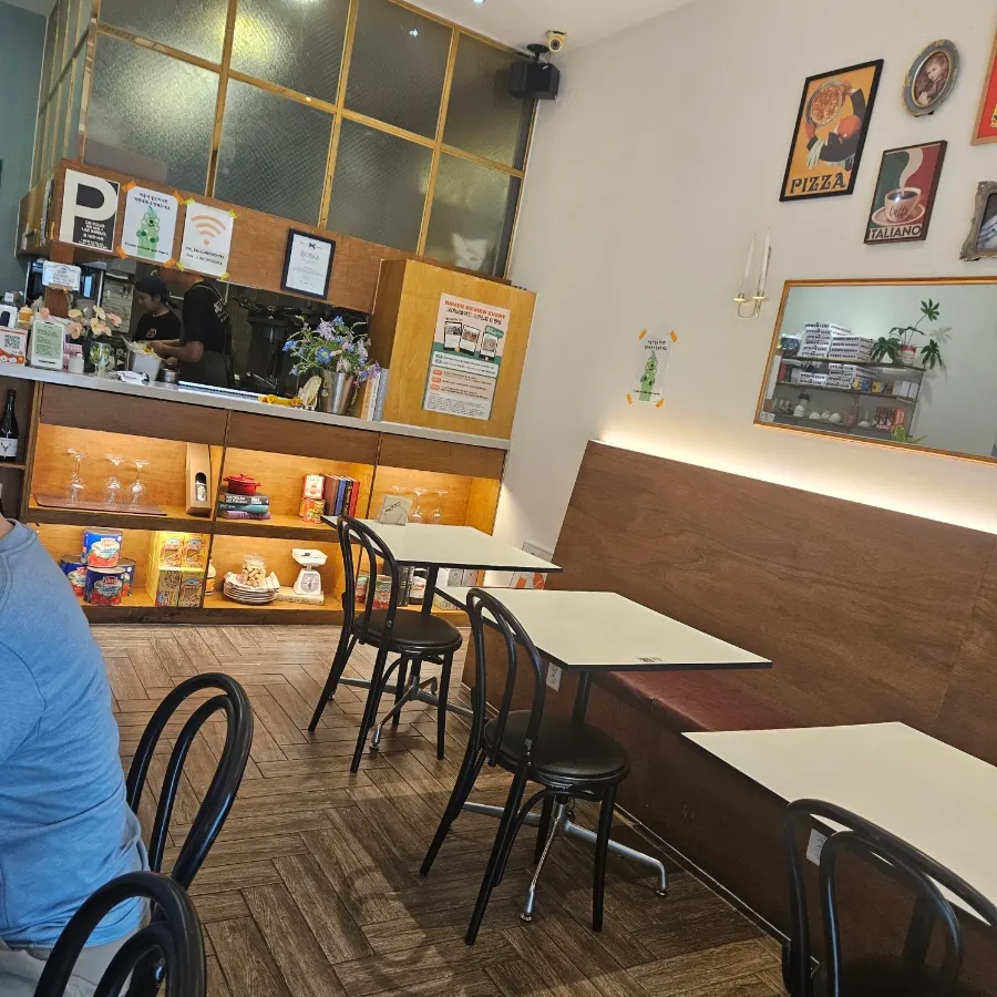 QR code ordering guide placed on the table