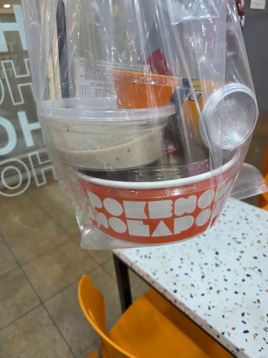 주문한 갈릭쉬림프포케 세트 대기 모습