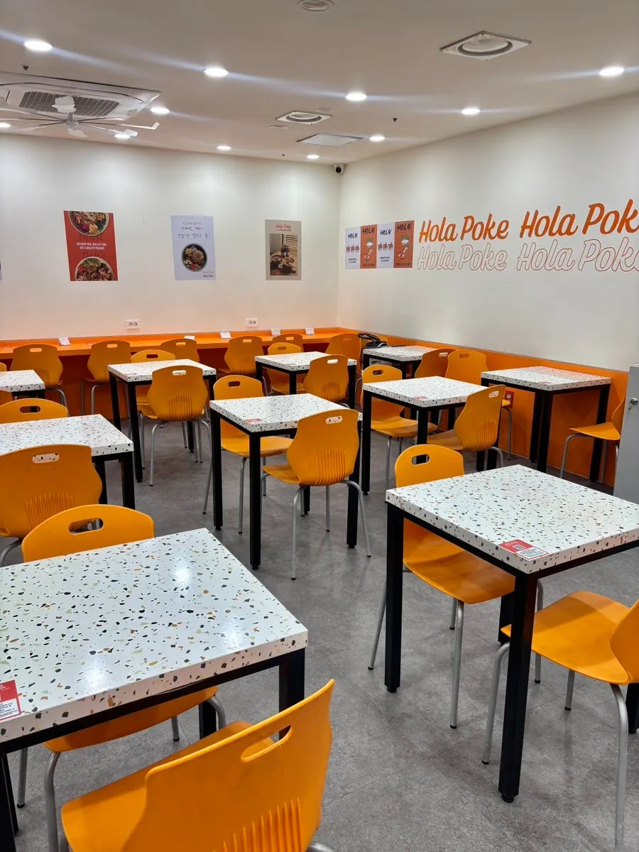 혼밥하기 좋은 올라포케 강남점 1인 테이블
