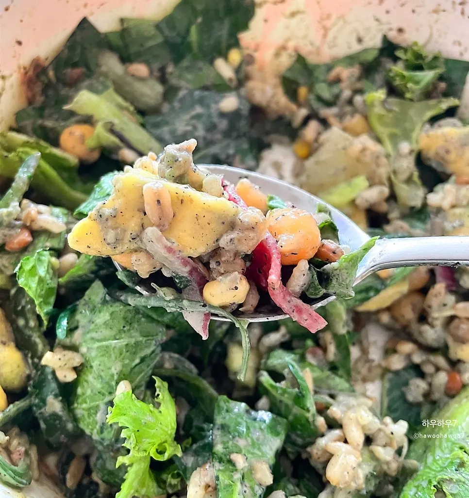 비벼 먹는 아보카도포케 마무리 컷
