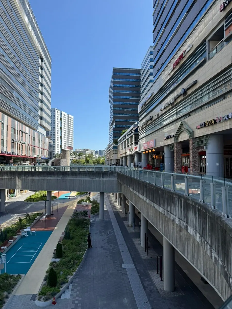 Exterior of Terra Tower building in the legal complex near Munjeong Station