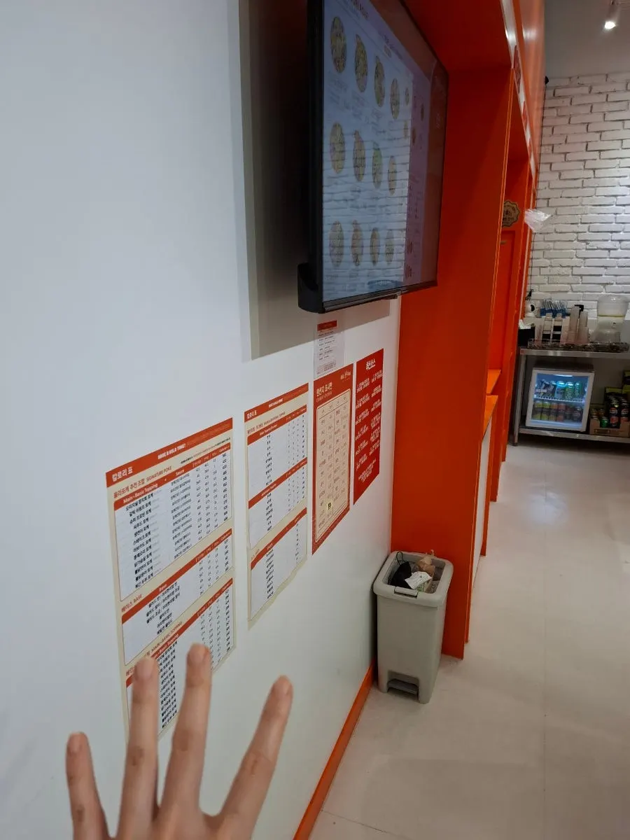 Seating inside Olla Poke Munjeong Main Branch with a modern atmosphere