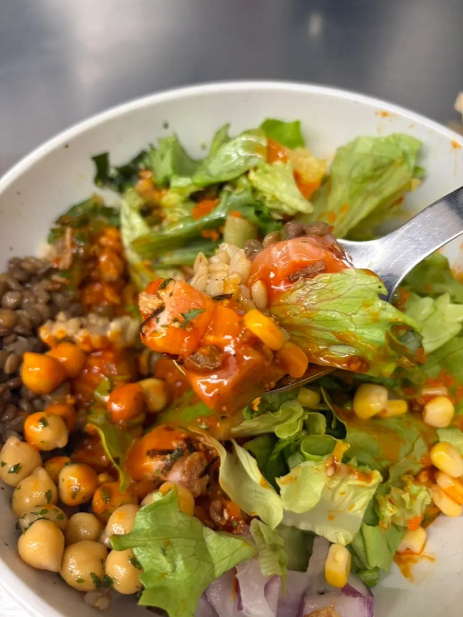 Poke bowl with customized toppings and salad-to-rice ratio