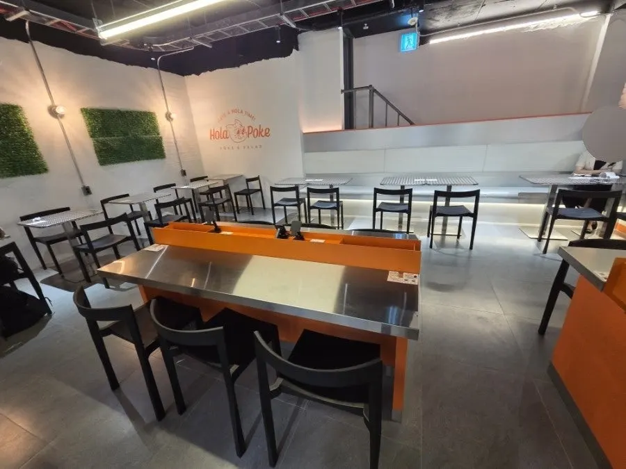 The spacious dining hall inside Olla Poke Seocho Gyodae Branch