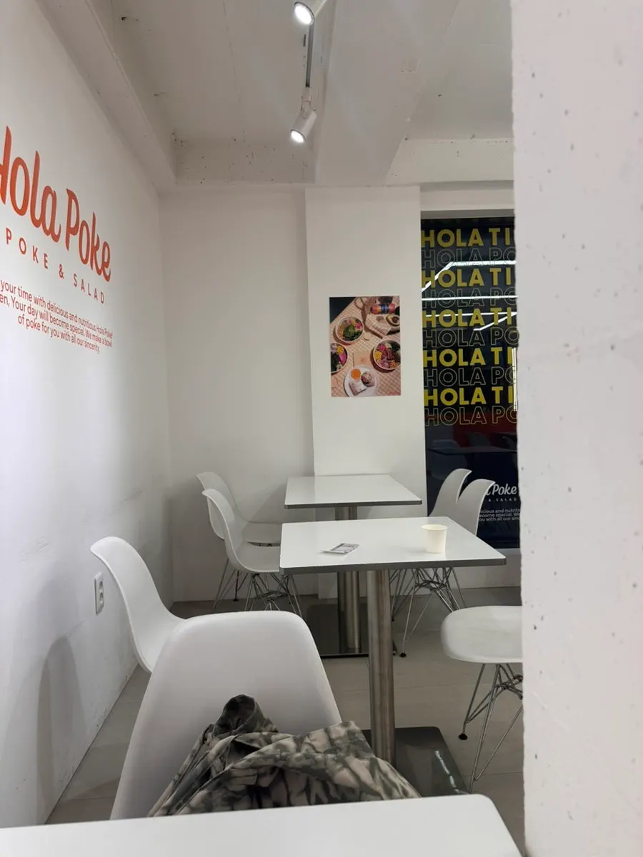 Entrance to Hola Poke Seolleung Branch on the 2nd floor