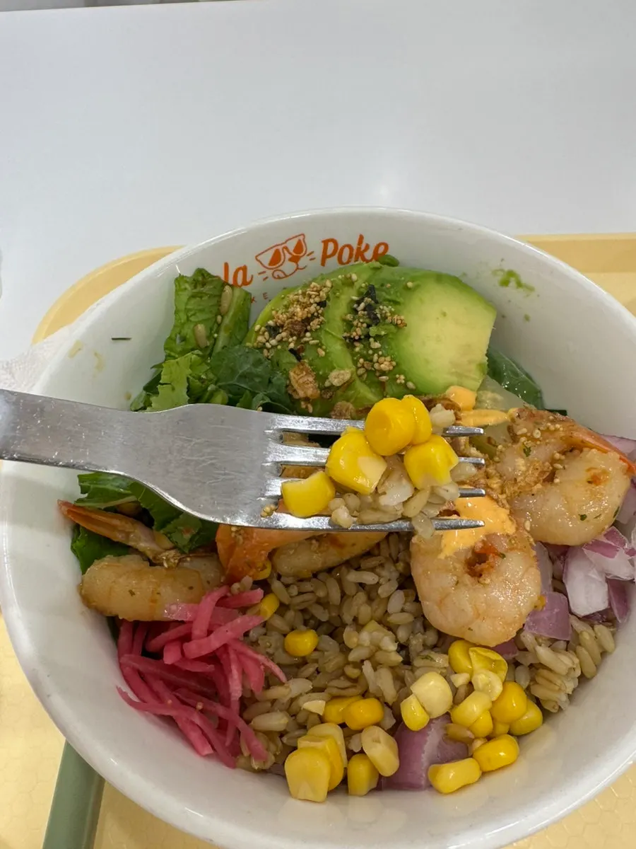 Pineapple topping in the poke