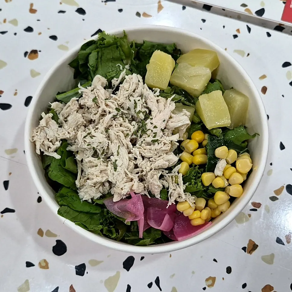 A bowl of chicken breast poke salad with no rice